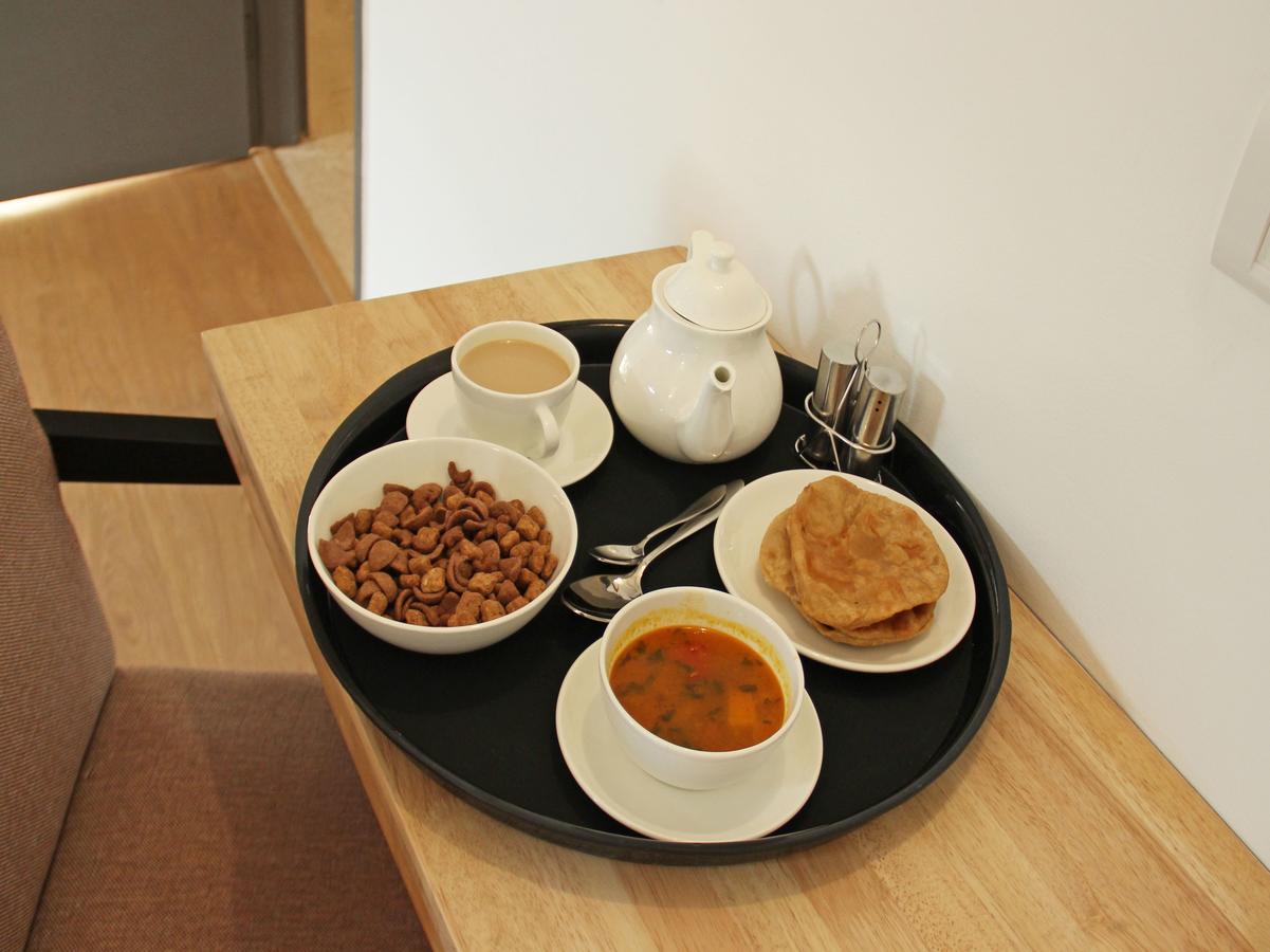 Oyo 5884 Amante Hotel Chandīgarh Buitenkant foto