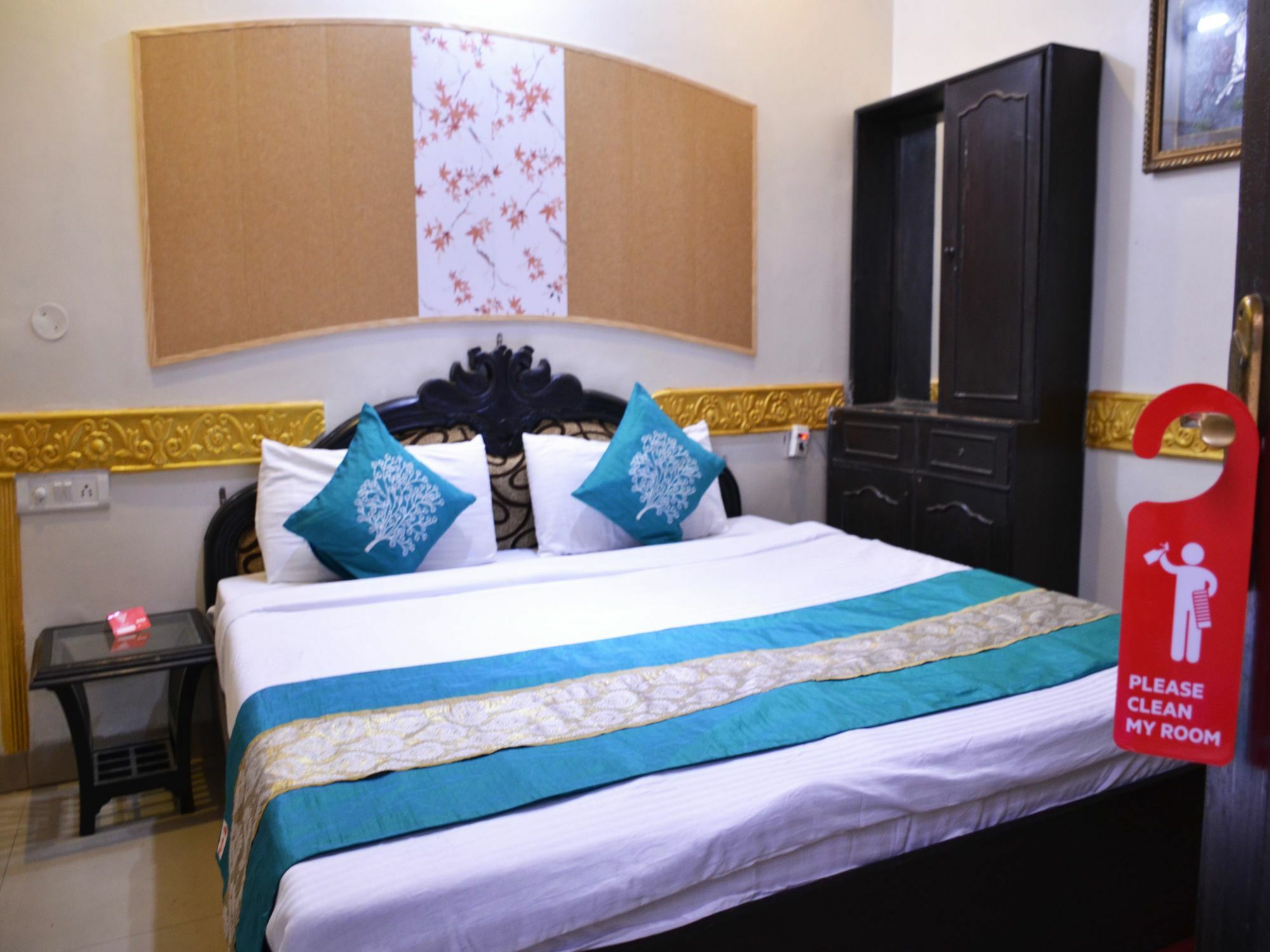 Oyo 5884 Amante Hotel Chandīgarh Buitenkant foto