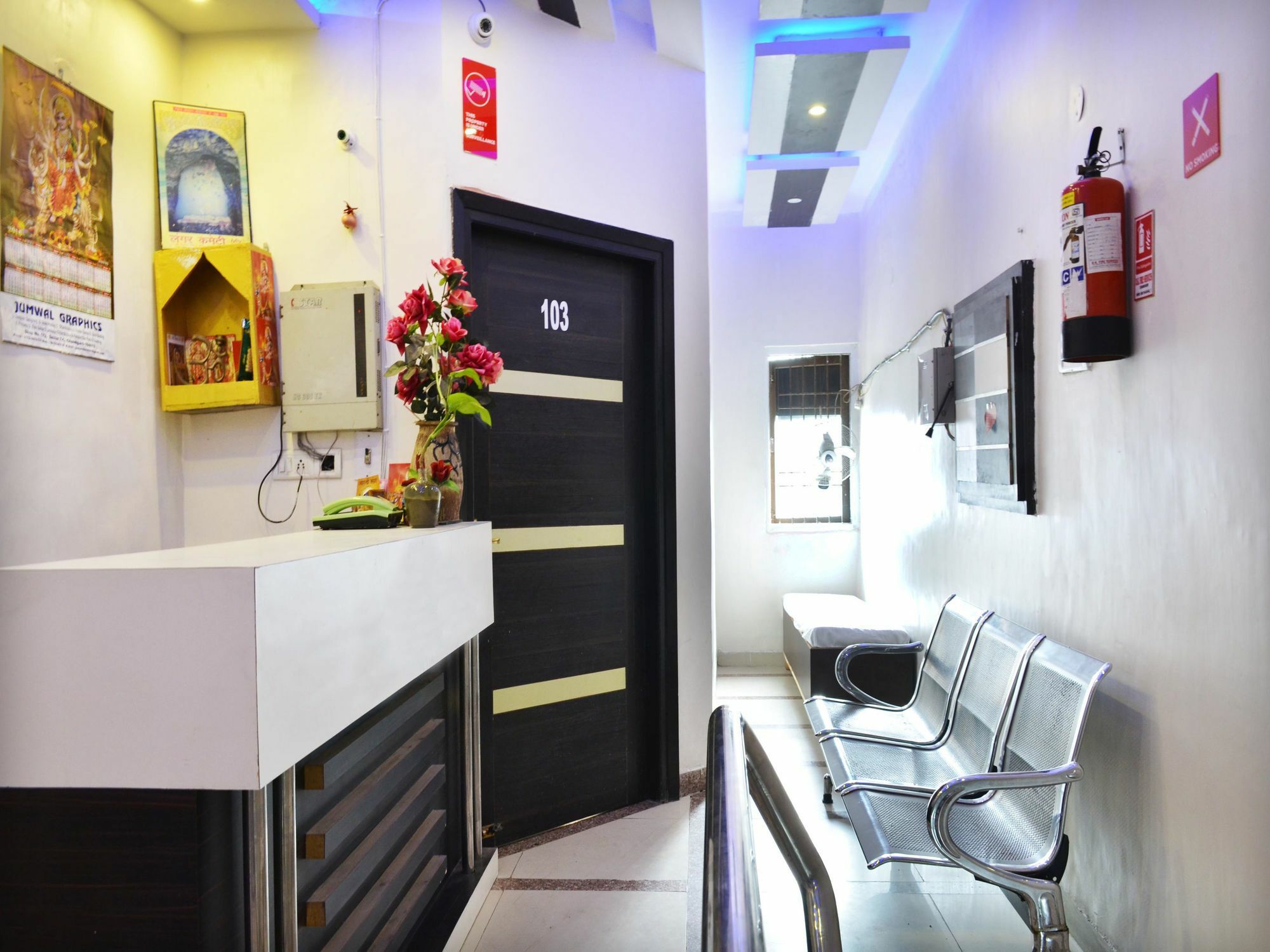 Oyo 5884 Amante Hotel Chandīgarh Buitenkant foto