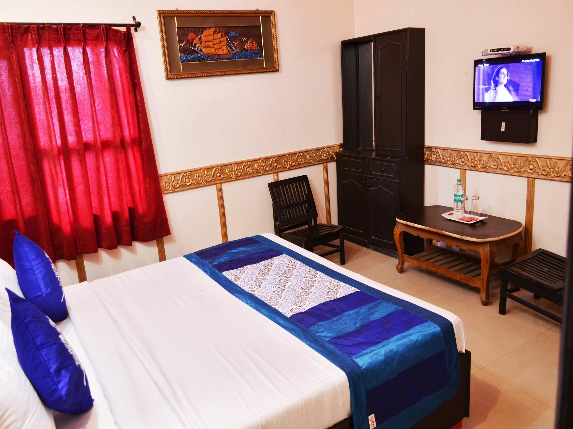 Oyo 5884 Amante Hotel Chandīgarh Buitenkant foto