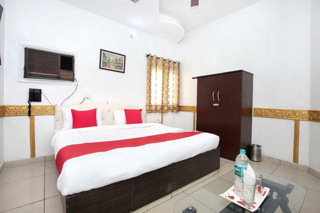 Oyo 5884 Amante Hotel Chandīgarh Buitenkant foto